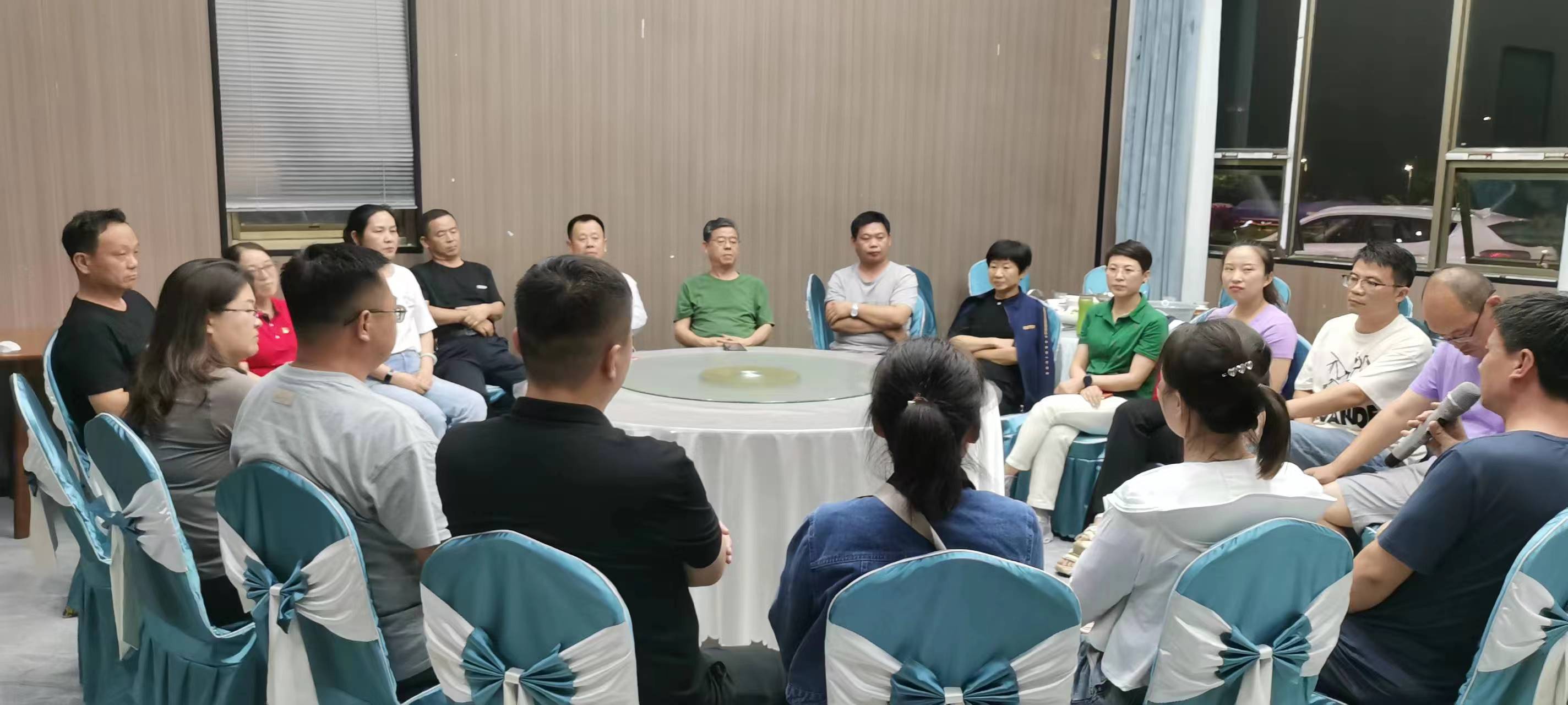 【蜜桃视频APP色版网站顏料慶“七一”黨員活動】“粽”享時光，紅色“黔”行